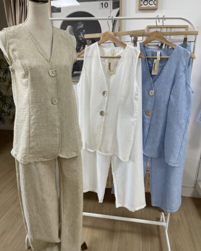 Conjunto Chaleco Botón Dorado